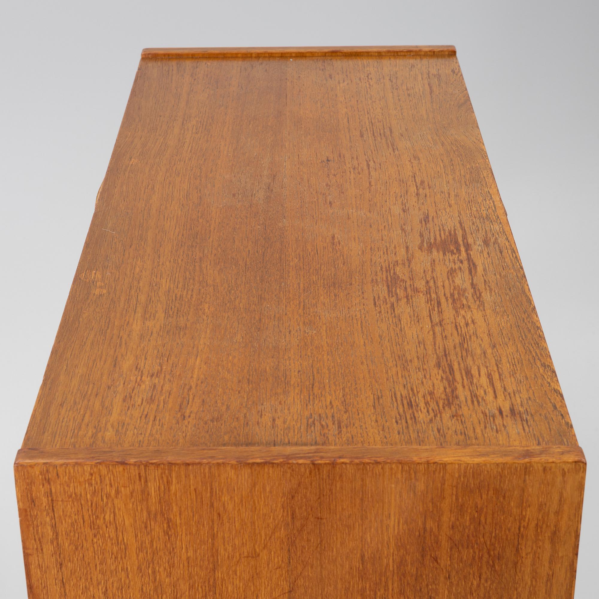 Eric Johansson, A model 381 cabinet, Abrahamssons Möbelfabrik.
