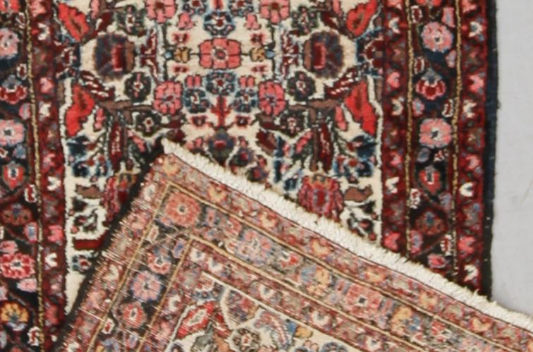 MATTA, orient, ca 265 x 73 cm.