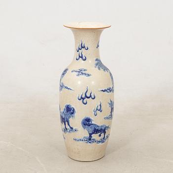 Floor vase China 20th century porcelain.