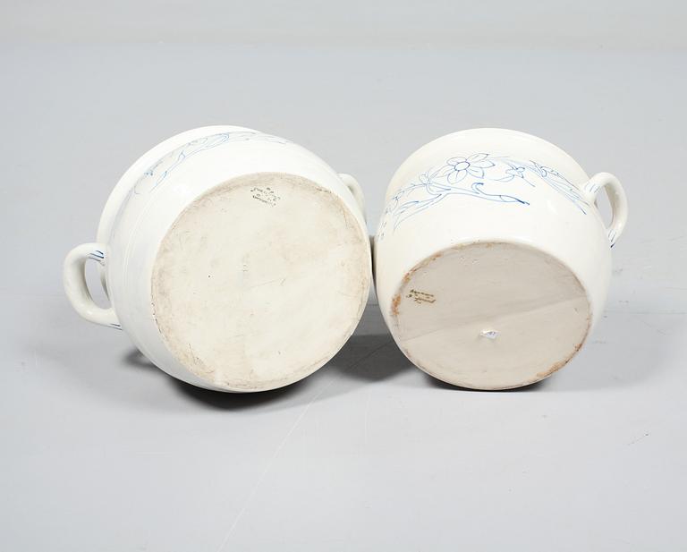 KRUS, 2 st, stengods, Rörstrand, 1900-talets första hälft.