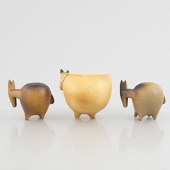 Lisa Larson, figuriner, 3 st, "Åsna" och "Ko", ur serien "Stora Zoo", Gustavsberg.
