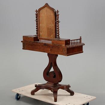 TOILETTEBORD, senempire, 1800-talets mitt.