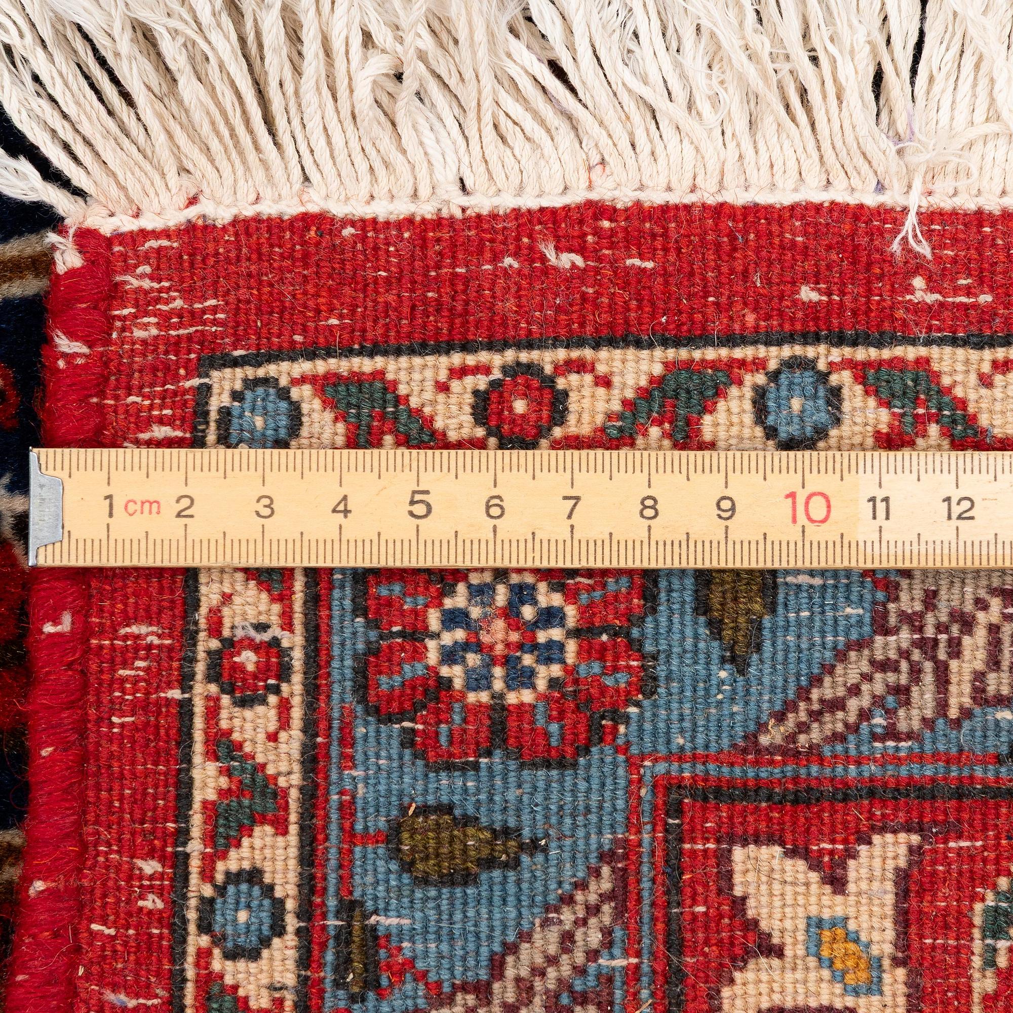 Carpet, semi-antique Ghom / Veramin, approx. 312 x 210 cm.