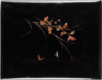 PLAKETTER, 2 st, lack, Japan, 1900-tal.