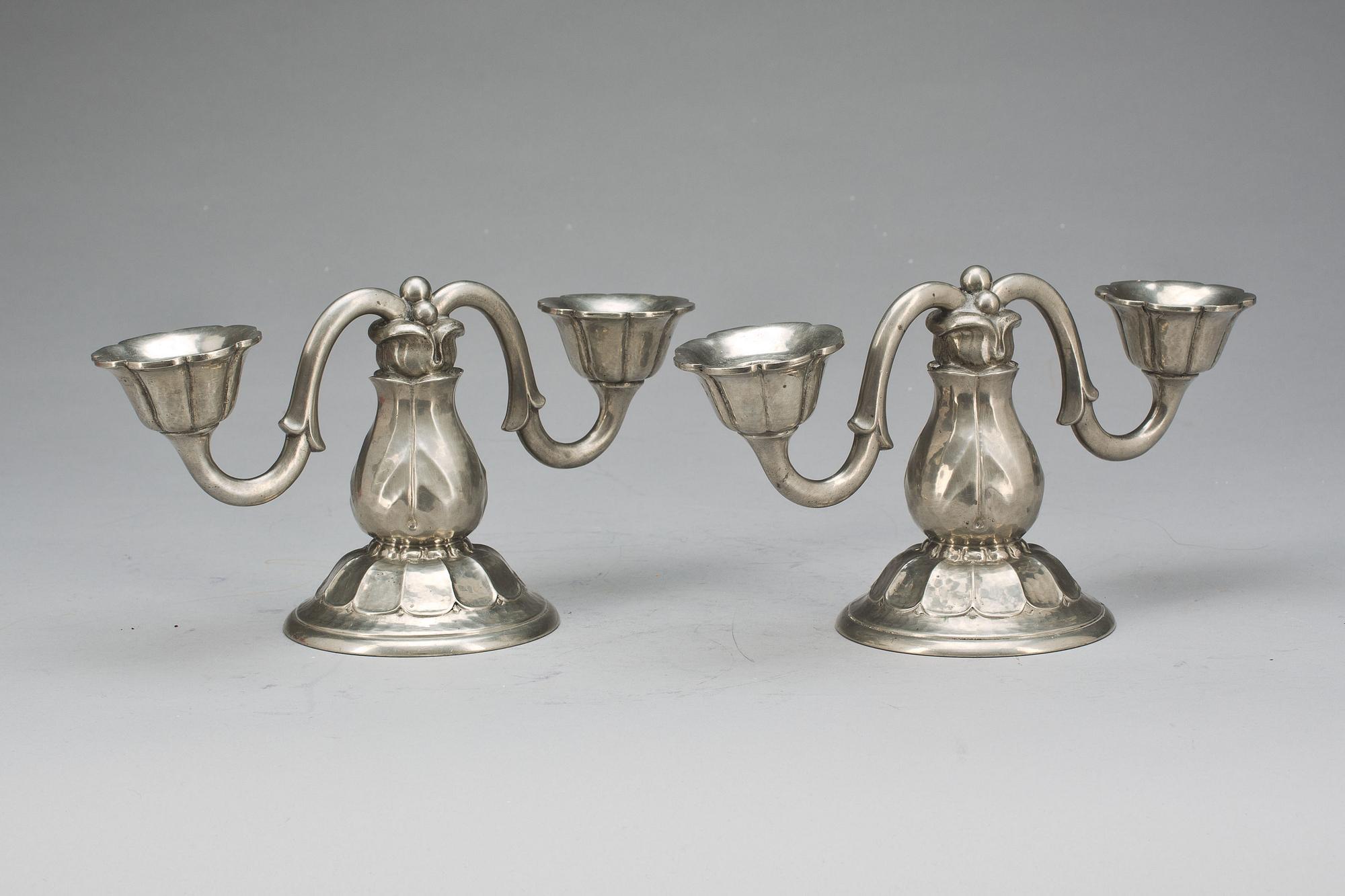 KANDELABRAR, tenn, ett par. Troligen England.