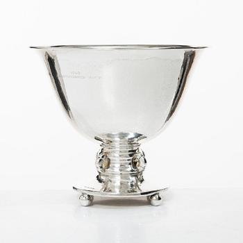 C.G. Hallberg, A Swedish silver bowl, mark of CG Hallberg, Stockholm 1925.