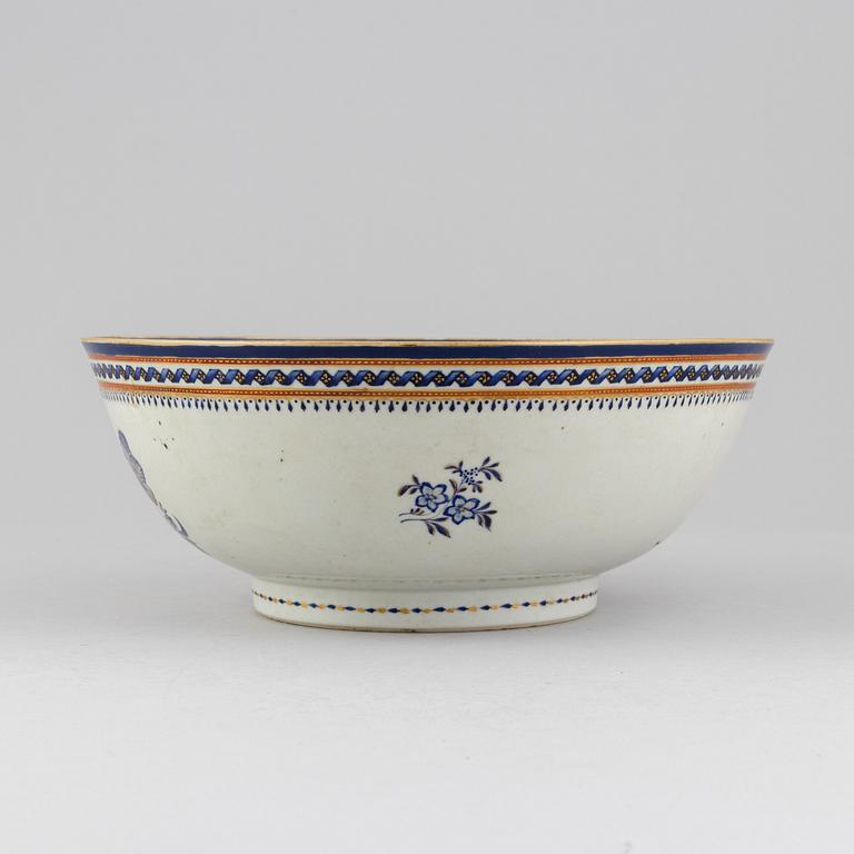 Bålskål, porslin, Kina, Jiaqing (1796-1820).