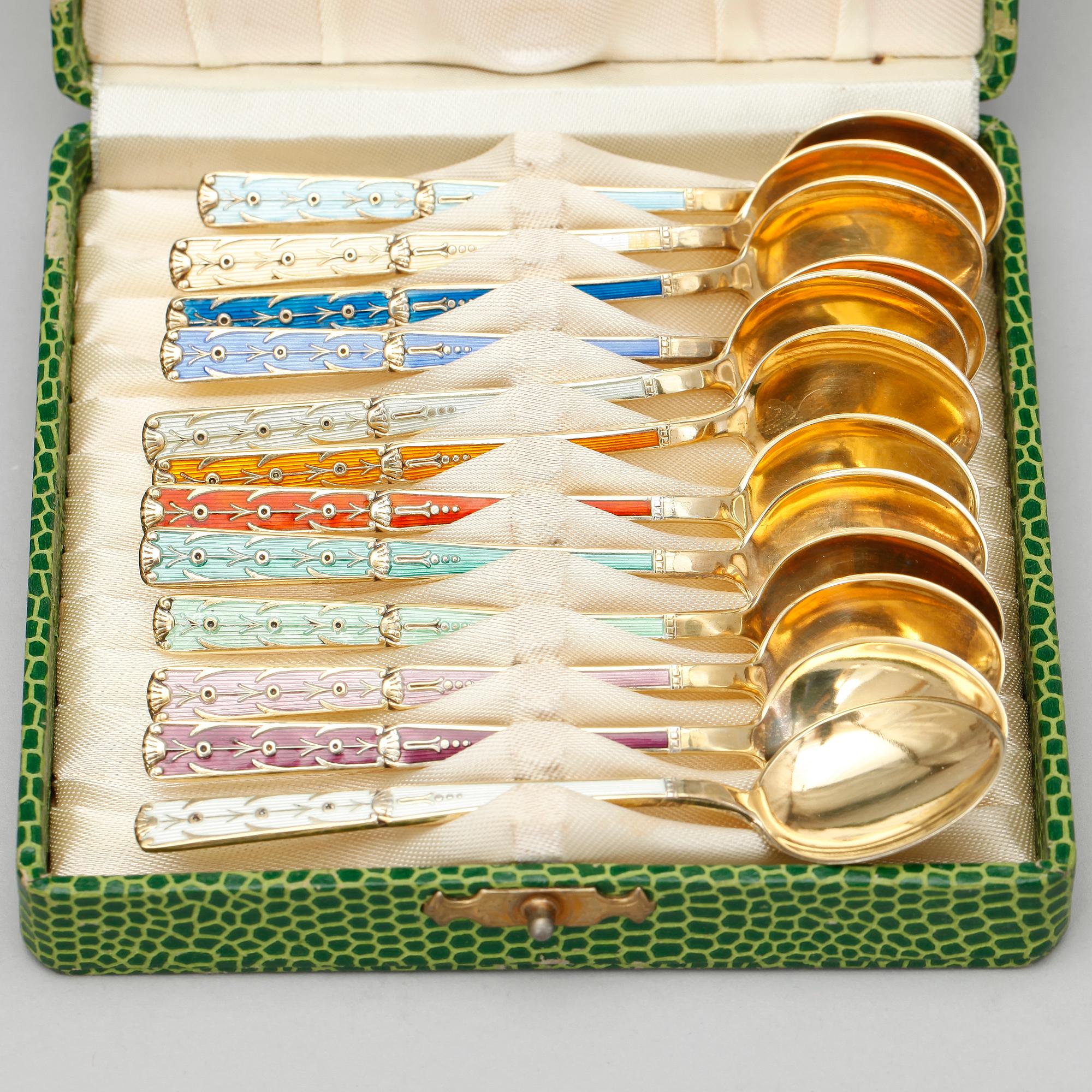 PARTI SILVER, bland annat GAB, Stockholm, 1903. Totalvikt ca 468 gram.