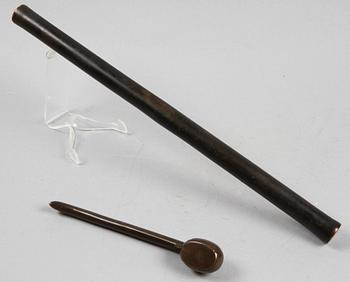 FLÖJT SAMT OPIUMPIPA, ostasien, 1900-tal.