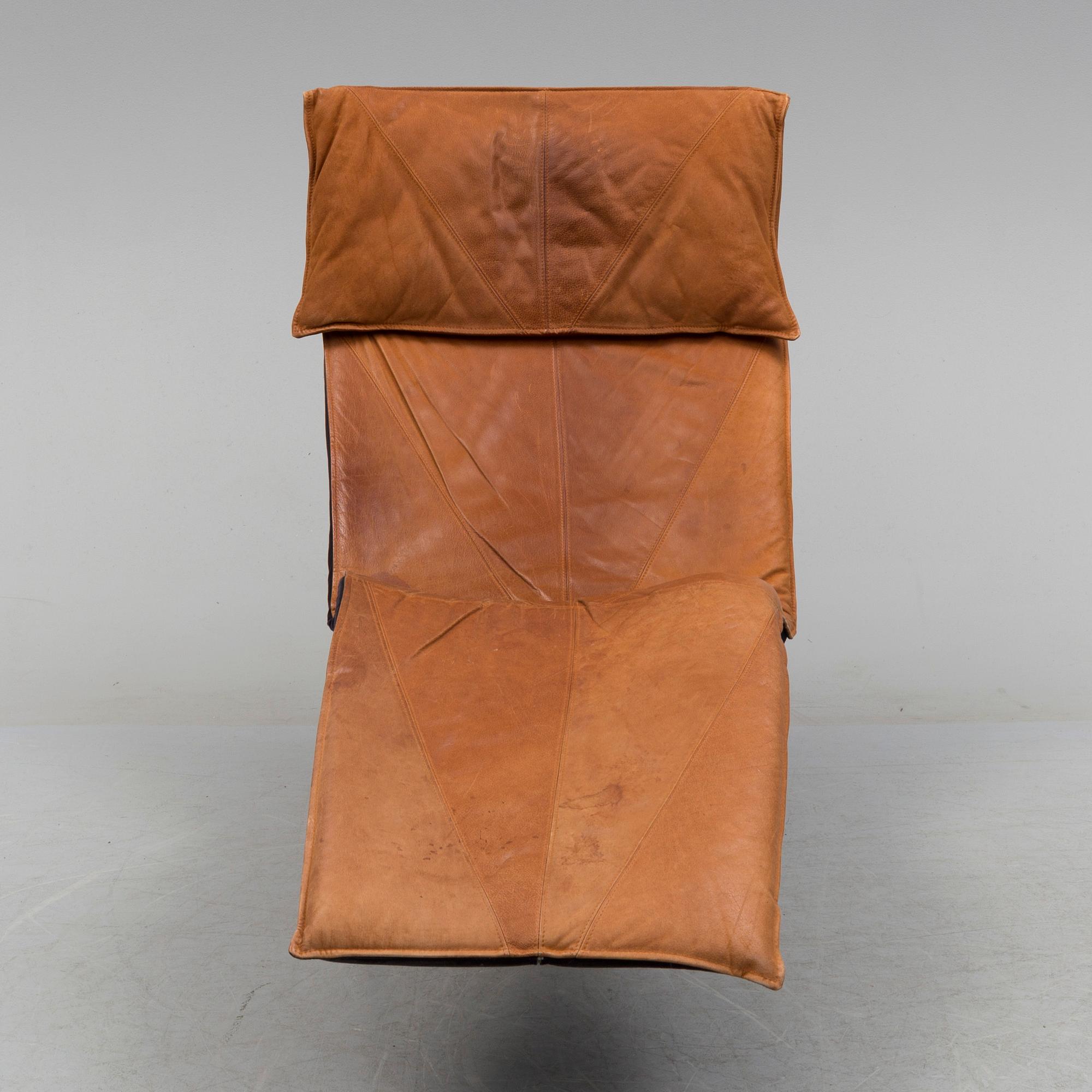 A 1980/90's "Skye" leather lounge chair by Tord Björklund for IKEA.