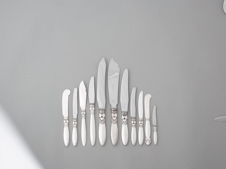 Gundorph Albertus, a set of 265 pcs of "Kaktus" sterling flatware, Copenhagen, most pieces 1933-44.