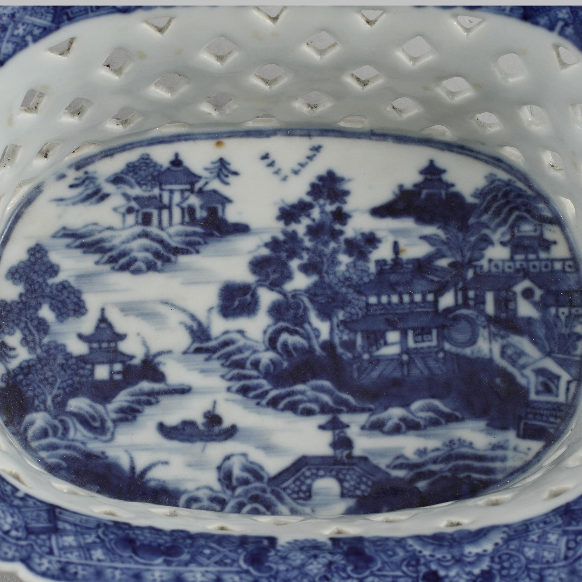 GALLERSKÅL, porslin, Kina, 1800-talets första del.