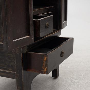A Chinese cabinet, 20th century.