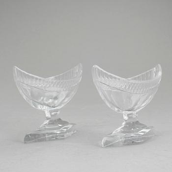 SALTKAR, ett par, glas, empire, 1800-talets första hälft.
