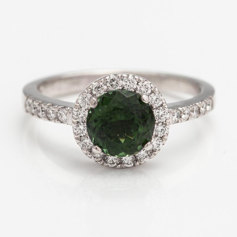 Sormus, 14K valkokultaa, turmaliina ja timantteja n. 0.40 ct yht. Benfin, Helsinki 2009.