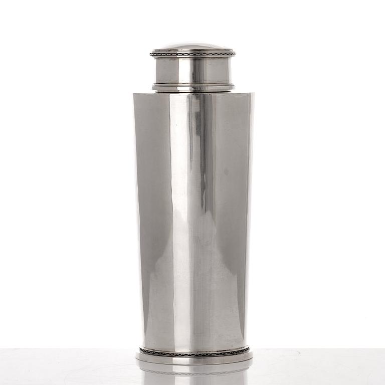 Atelier Borgila, a sterling silver cocktail shaker, Stockholm 1953.