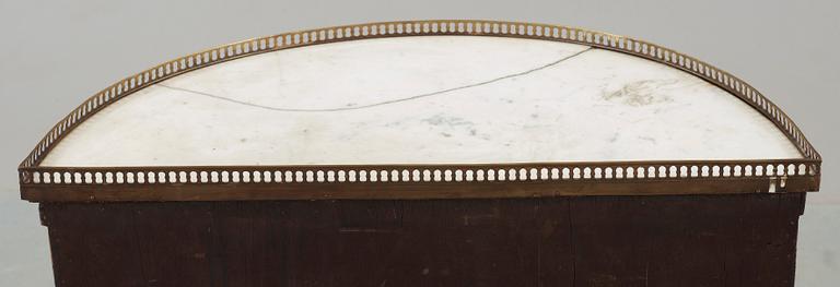 SIDEBOARD/SKÄNK, Louis XVI-stil, omkring 1900.