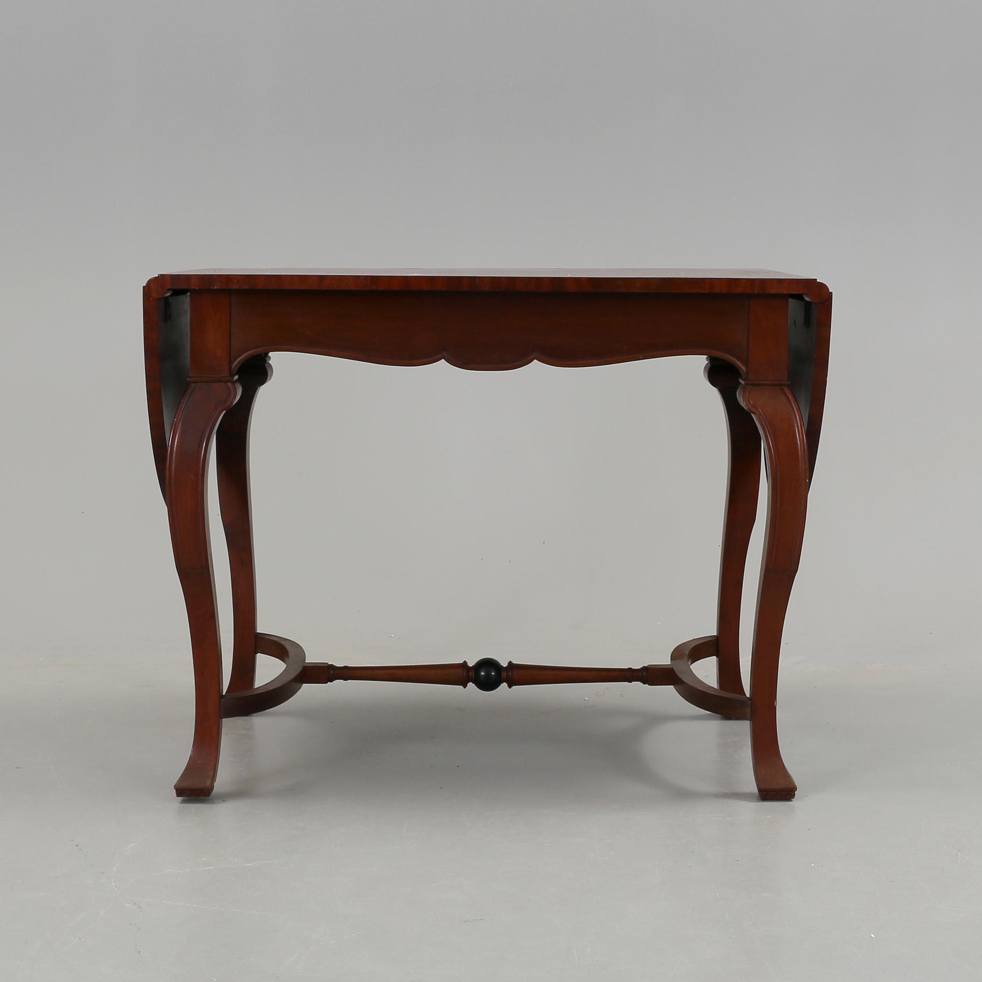 BORD, mahogny, 1920-30-tal.