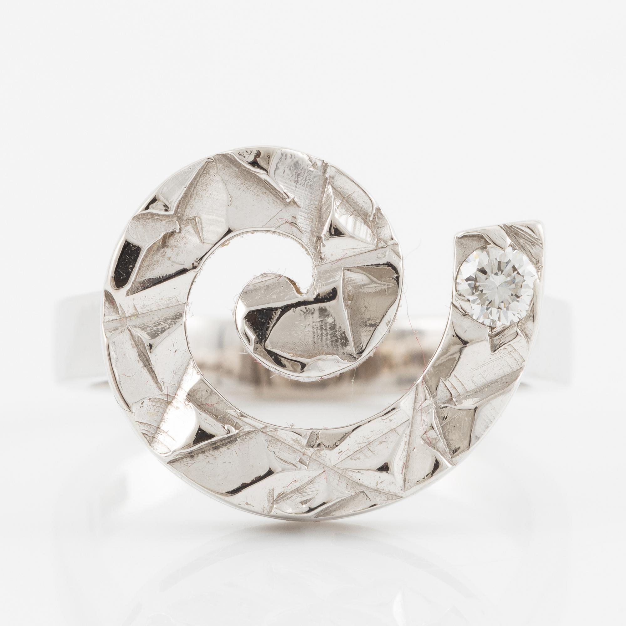 Rey Urban, ring, 18K white gold with brilliant-cut diamond 0.10 ct according to engraving. Stockholm 1977.