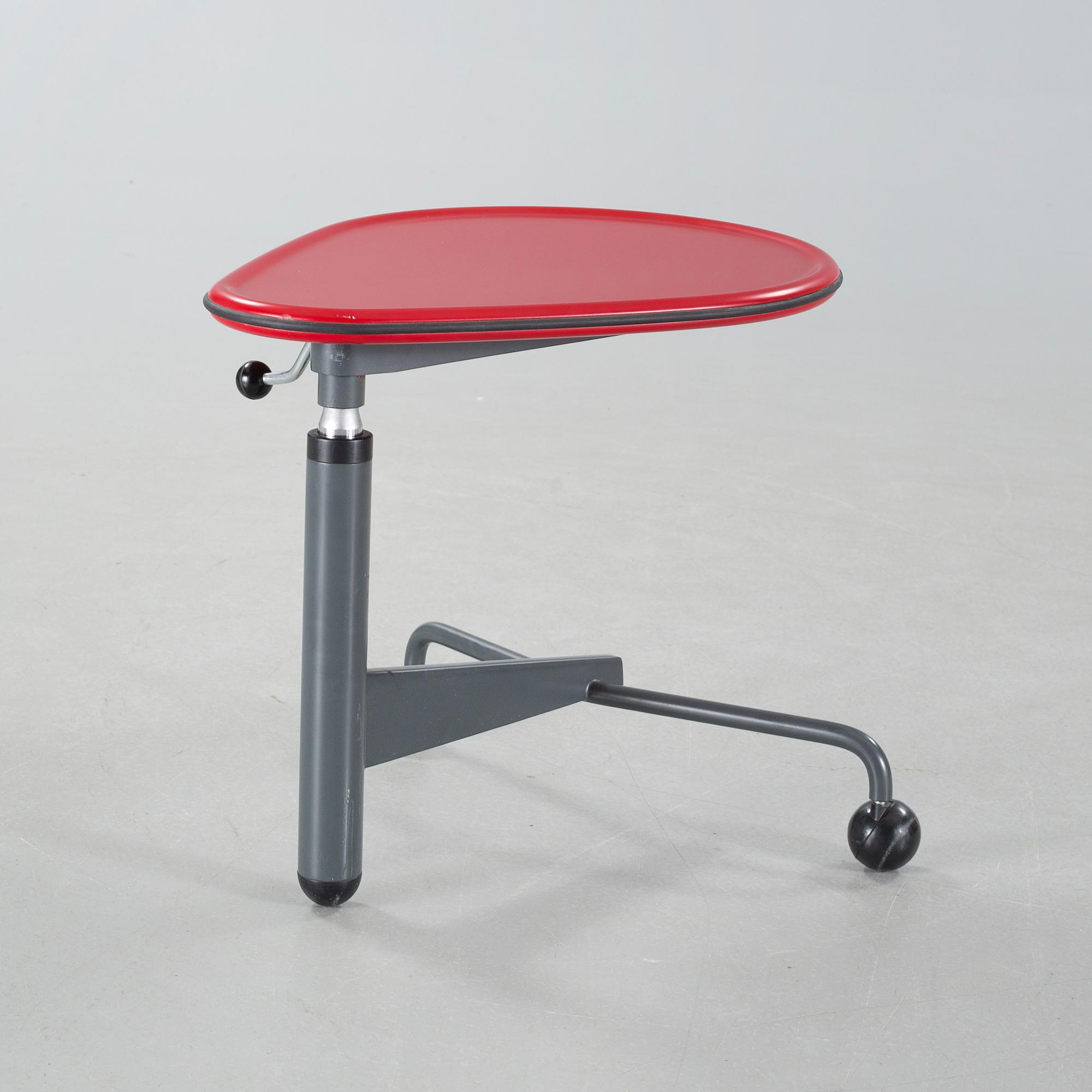 A "Kick" table, designed by Toshiyuki Kita for Cassina, model launched 1983.