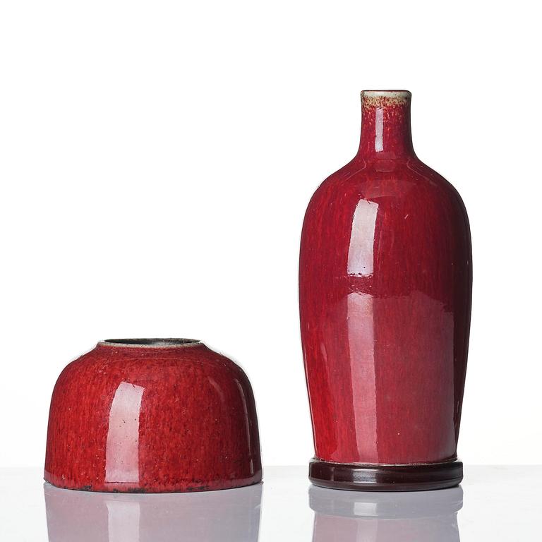 A flambé glazed vase and brush-washer, Qing dynasty, 18th/19th century.