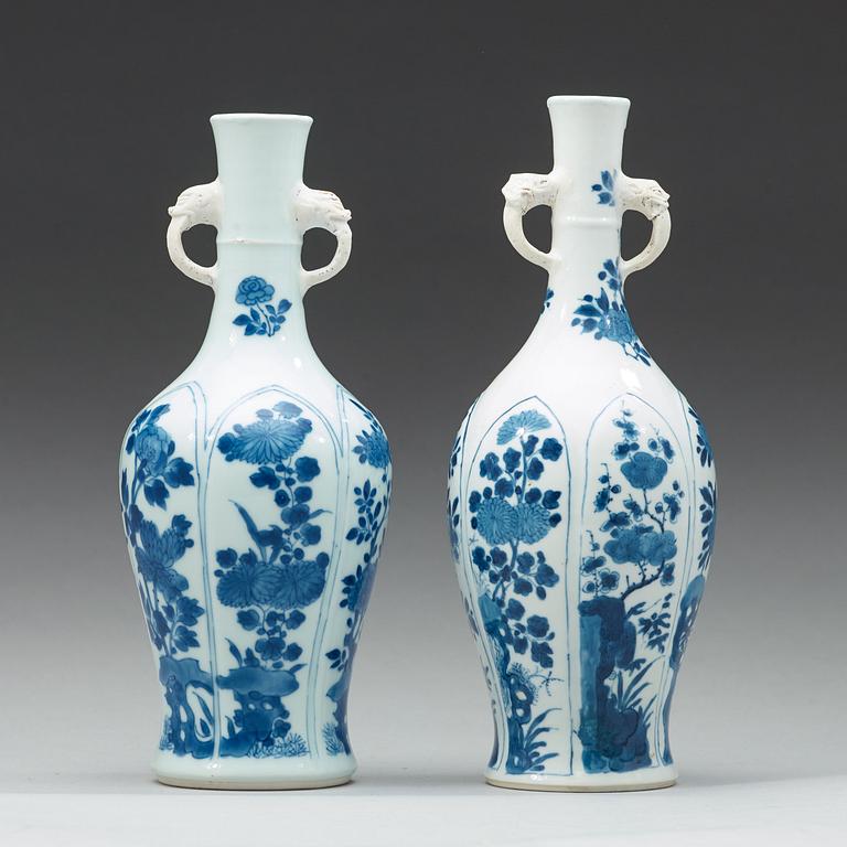 Two blue and white vases, Qing dynasty, Kangxi (1662-1722).