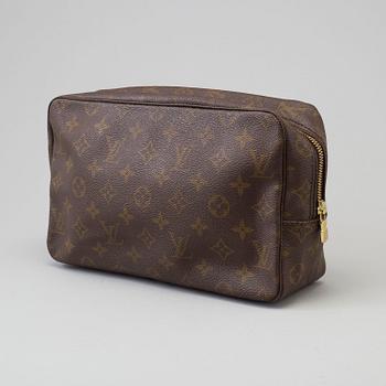 LOUIS VUITTON "Trousse Toilette 28" toilet bag.