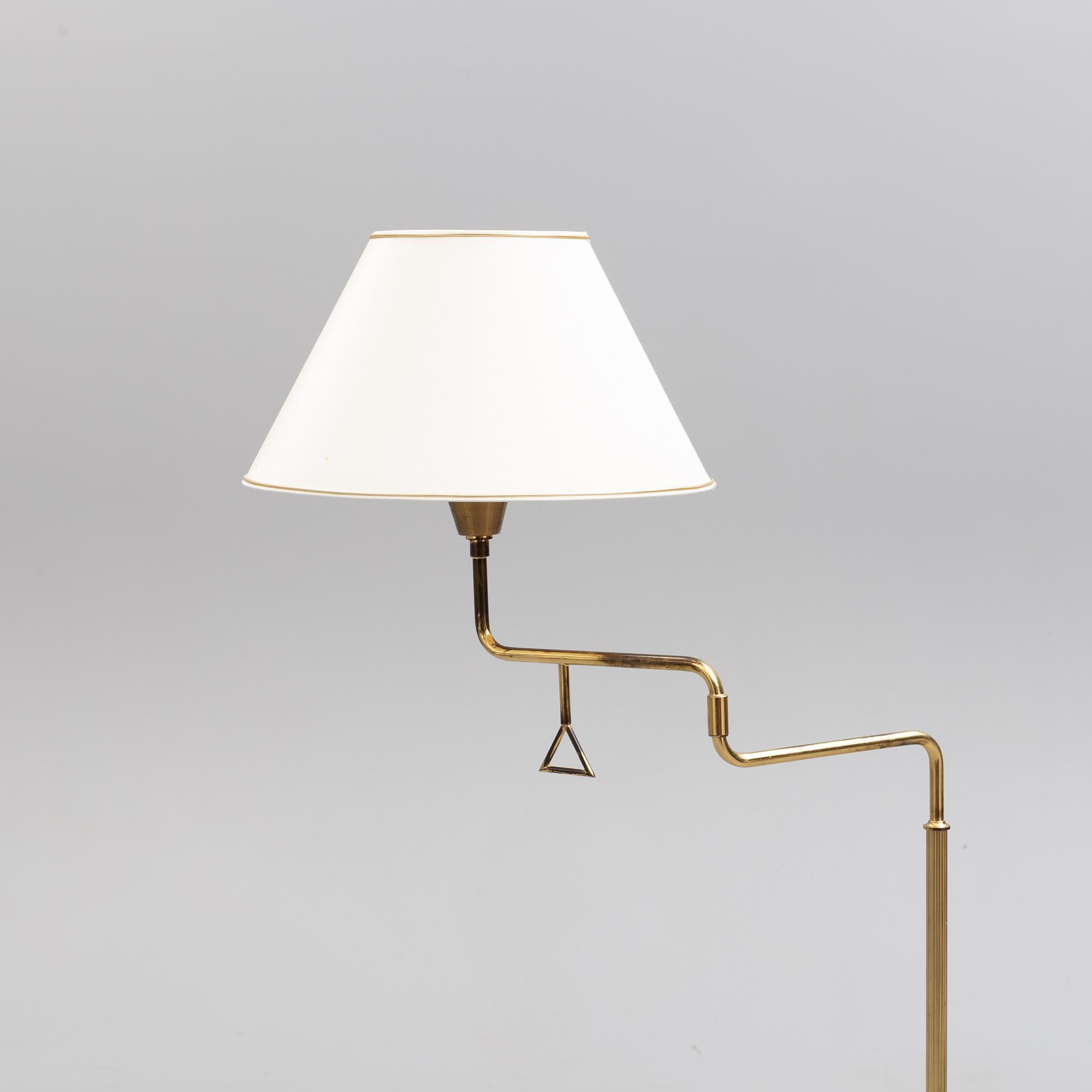 A second part of the 20th century brass floorlamp.