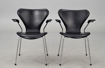 KARMSTOLAR, ett par, "Sjuan", Arne Jacobsen, Fritz Hansen.