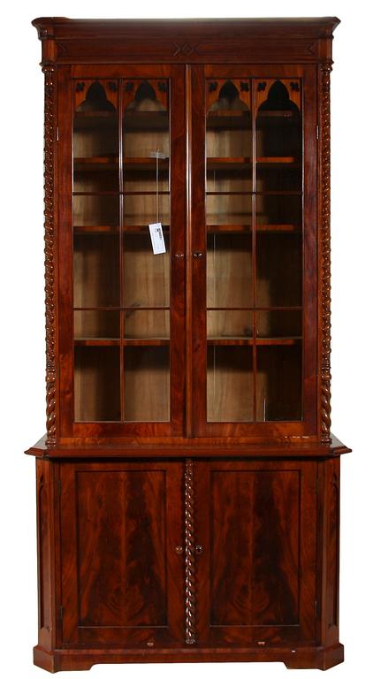 BOKSKÅP. 1800-tal. Nygotik.