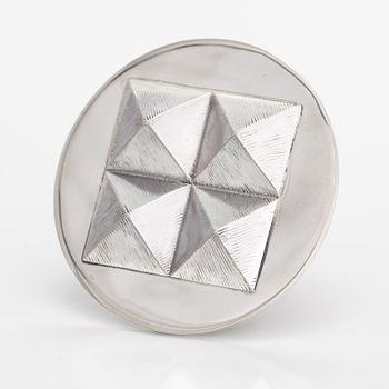 Kaija Aarikka, A sterling silver brooch, numbered 5/8. Alpo Jääskeläinen, Helsinki 1972.