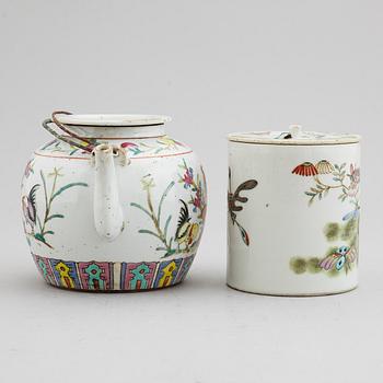 A famille rose table lamp made out of a lantern, and a teapot, dish and jar, late Qing dynasty.