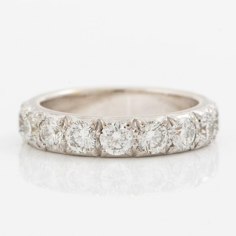 Ring, full eternity, 18K white gold set with brilliant-cut diamonds.