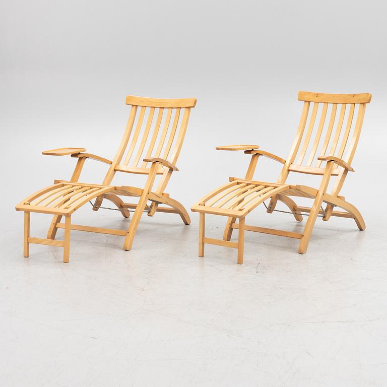 A pair of deck chairs, late 20th/ 21st century.