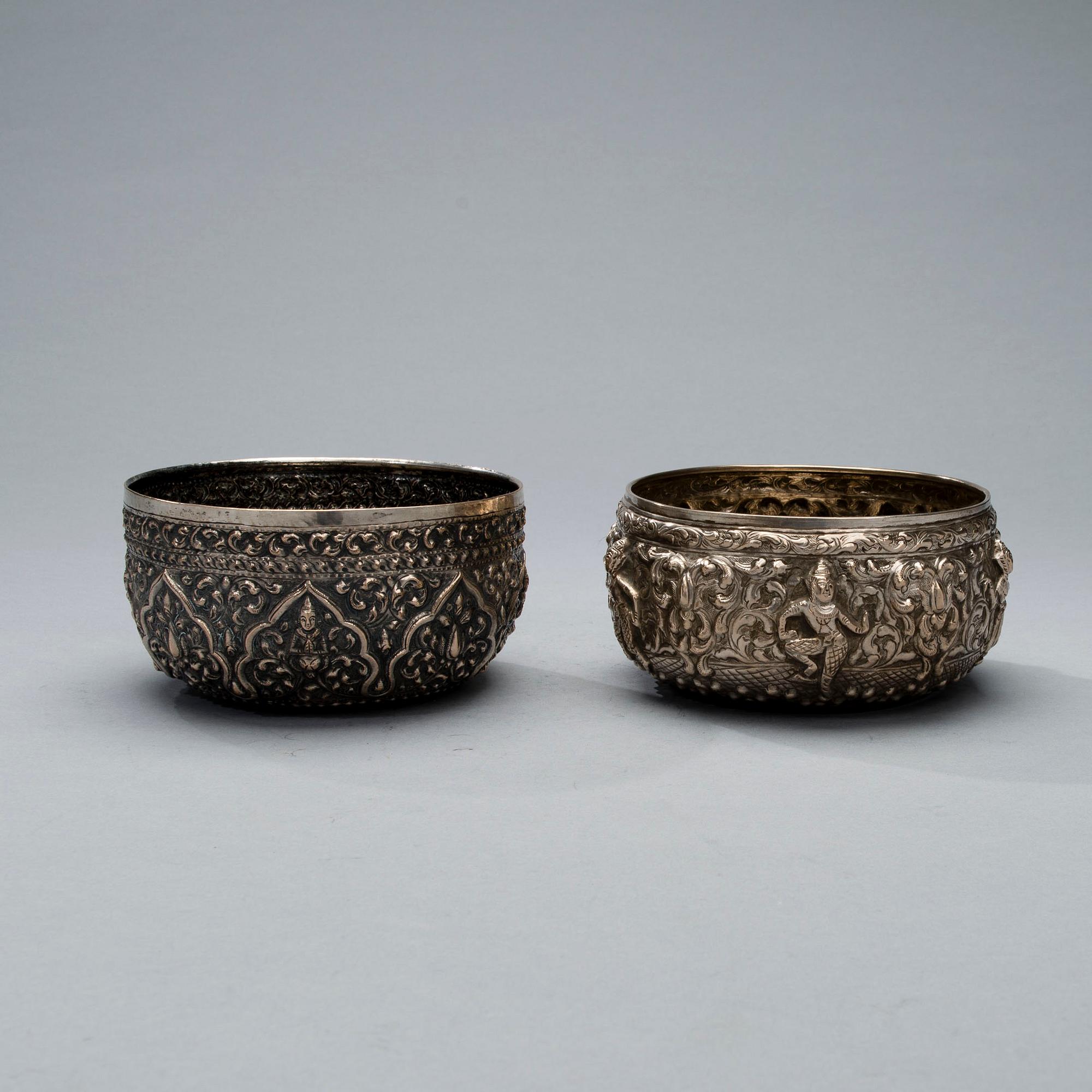 SKÅLAR, 2 st, silver, Sydostasien 1900-talets senare hälft. Totalvikt 451 g.