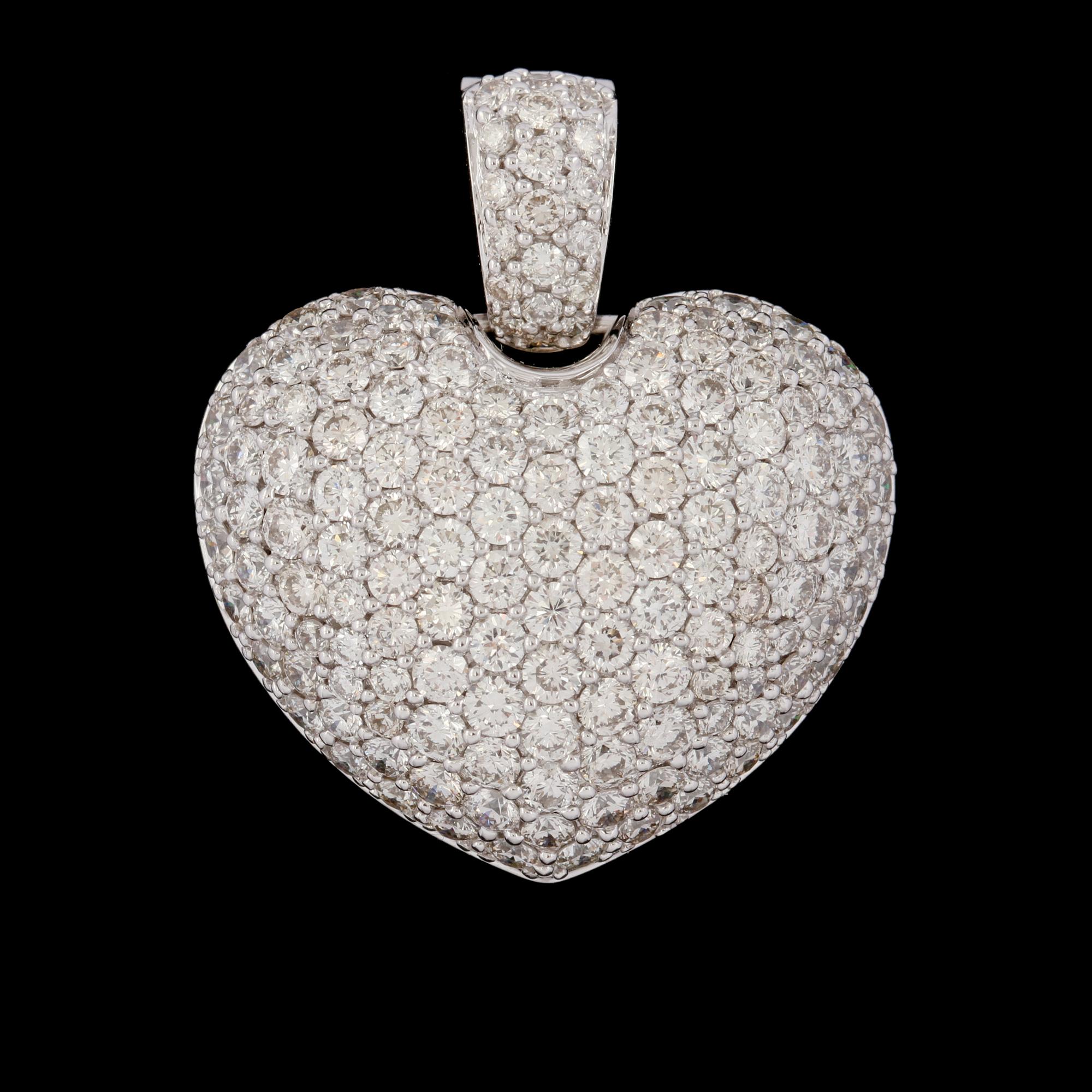 HÄNGE, 18k vitguld med 151 briljantslipade diamanter, 3.12 ct. Vikt 9 g.
