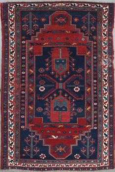 MATTA, antik/semiantik Kazak. Ca 242x164 cm.