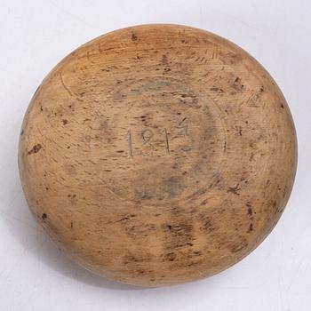 Svarvaskar, fem stycken, allmoge, 1800-tal.