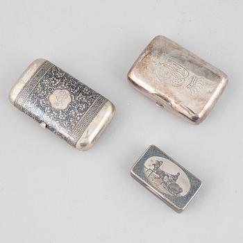 Two Russian 19th century silver and niello boxes and a silver purse, Moscow and St. Petersburg.