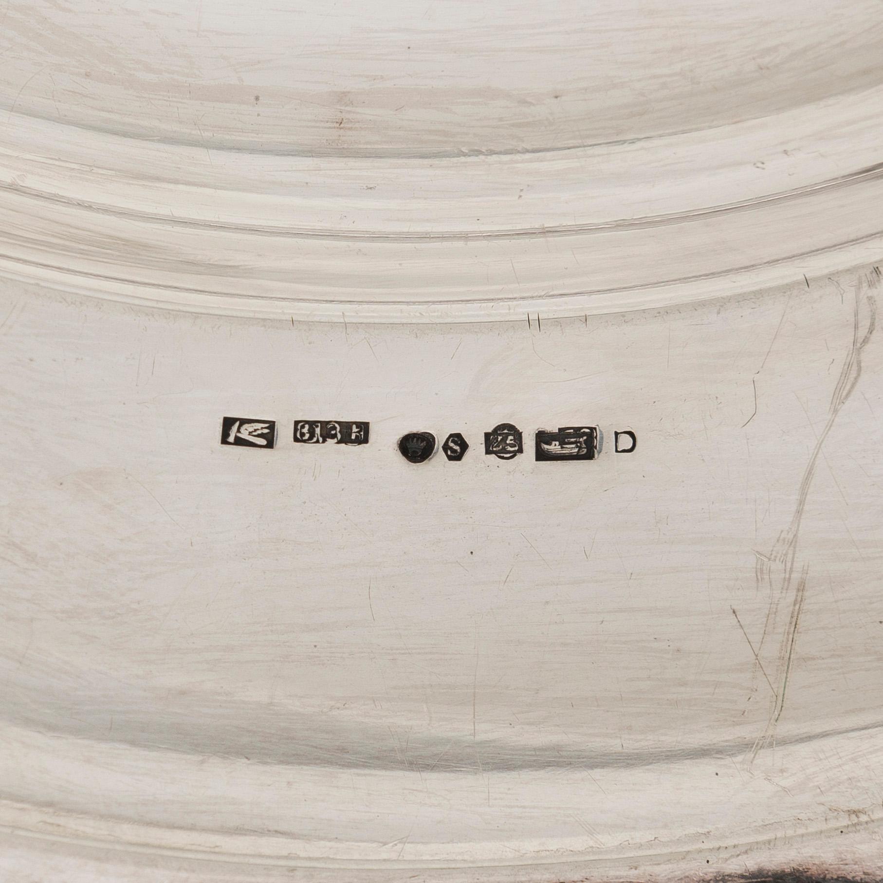 Tarjoiluvateja, 2 kpl, hopea, suomalaiset leimat 1929 ja 1954.