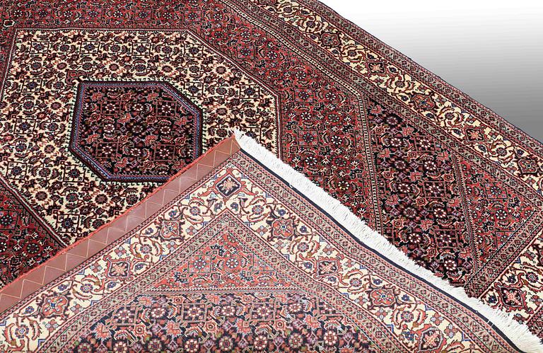 A carpet, Bidjar , so called " Takab ", around 213 x 140 cm.