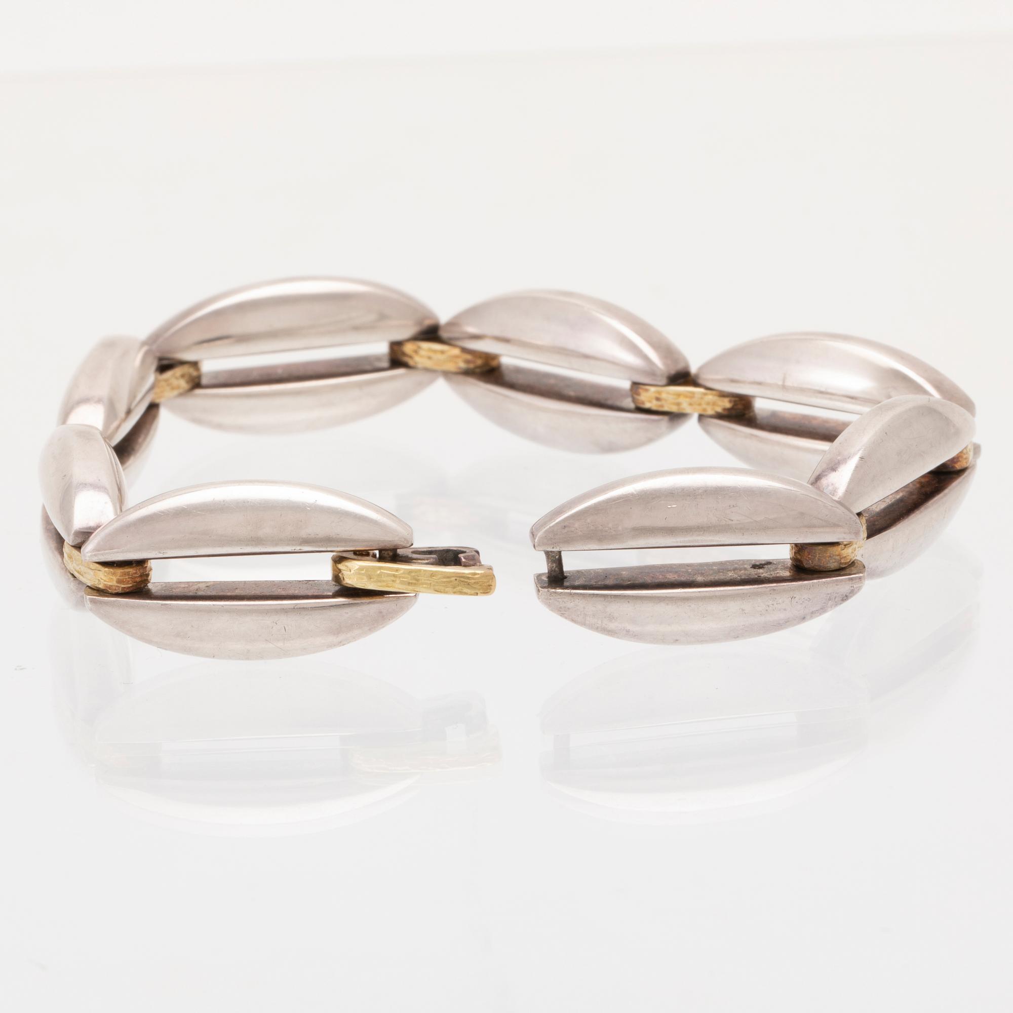 Regitze Overgaard, armband silver och 18K guld nr 409 för Georg Jensen, Danmark.