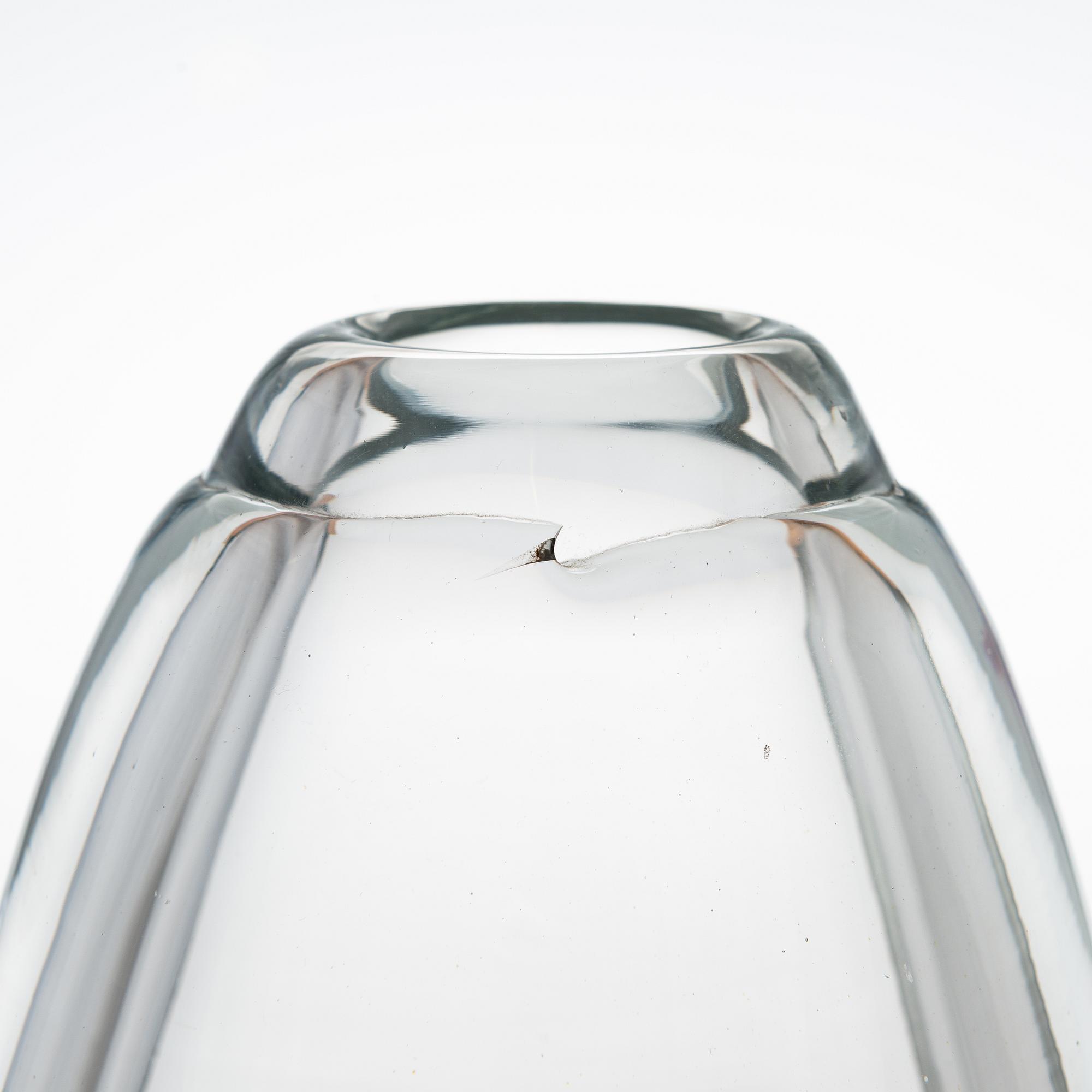 Timo Sarpaneva, an art glass signed Timo Sarpaneva 1976.