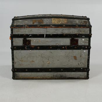 KOFFERT, 1900-talets första hälft.