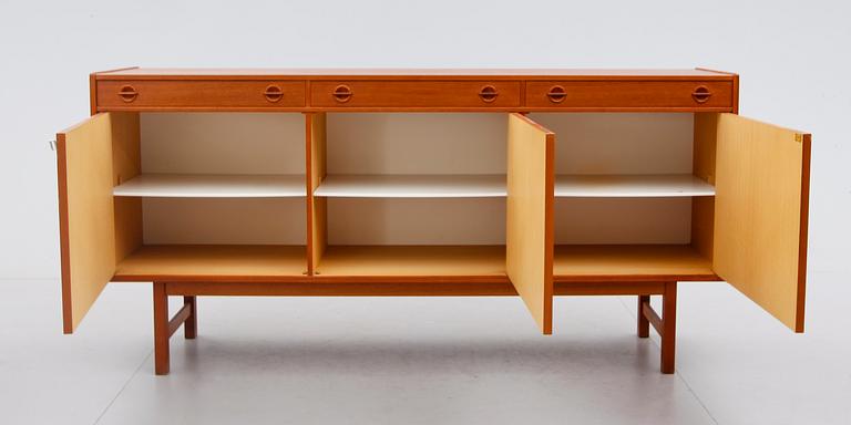SIDEBOARD, Ulferts, Tibro, 1900-talets andra hälft.