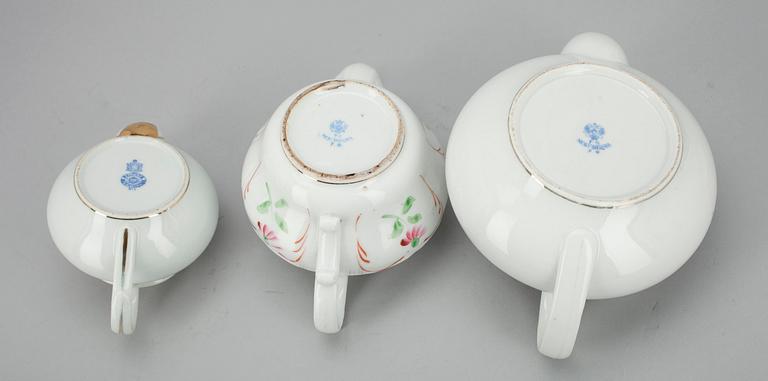 KANNOR, 3 st, porslin, Kuznetsov, sekelskiftet 1800/1900.