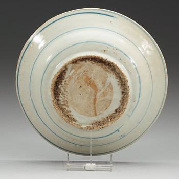 A blue and white Swatow dish, Ming dynasty, Wanli (1572-1620).