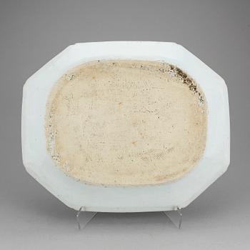 STEKFAT, porslin, Kina, Qianlong (1736-1795).