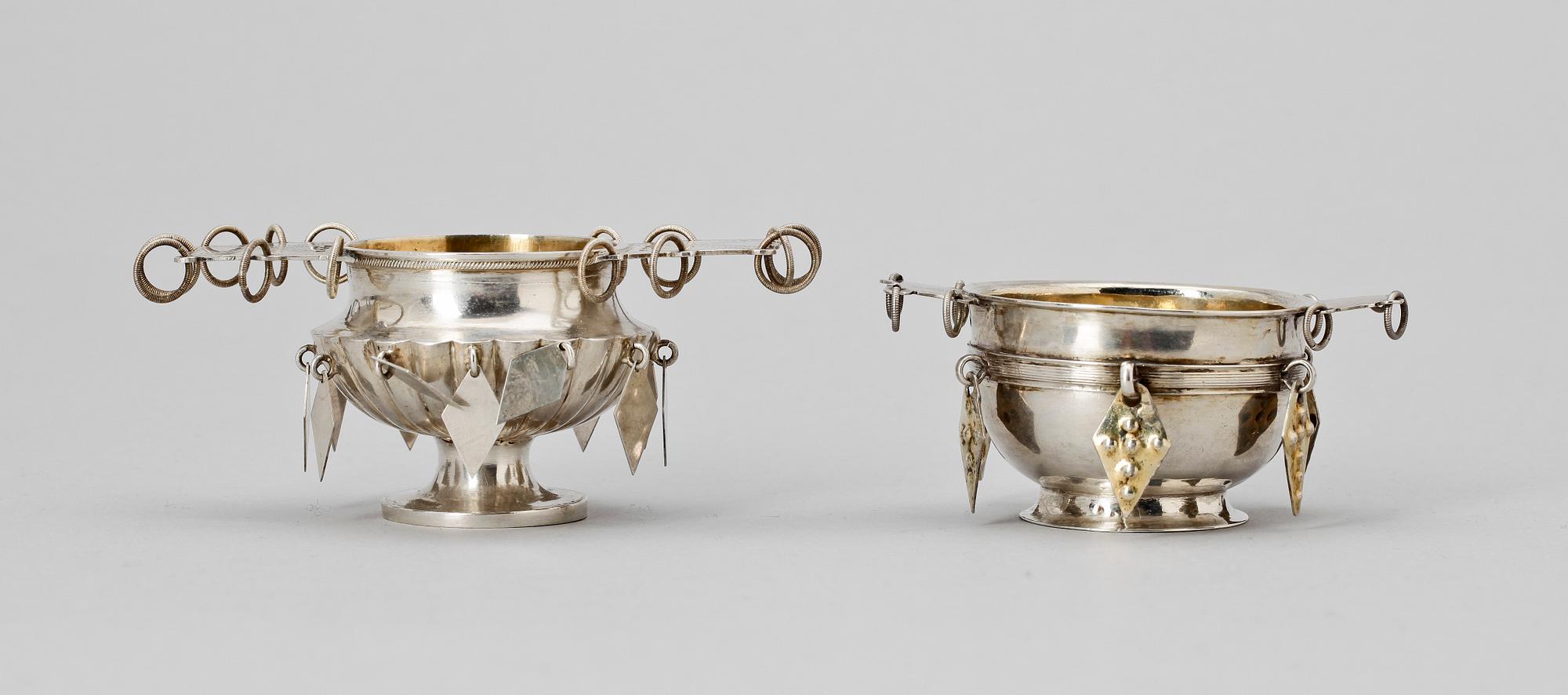 KÅSOR, 2 st, silver, bl.a. Erik Linderoth Umeå 1831. Tot vikt ca.