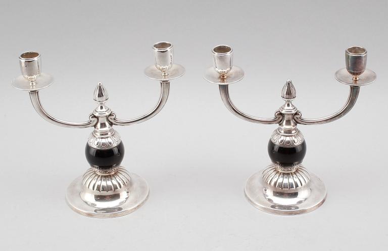 KANDELABRAR, 1 par, nysilver, 1900-talets första hälft.